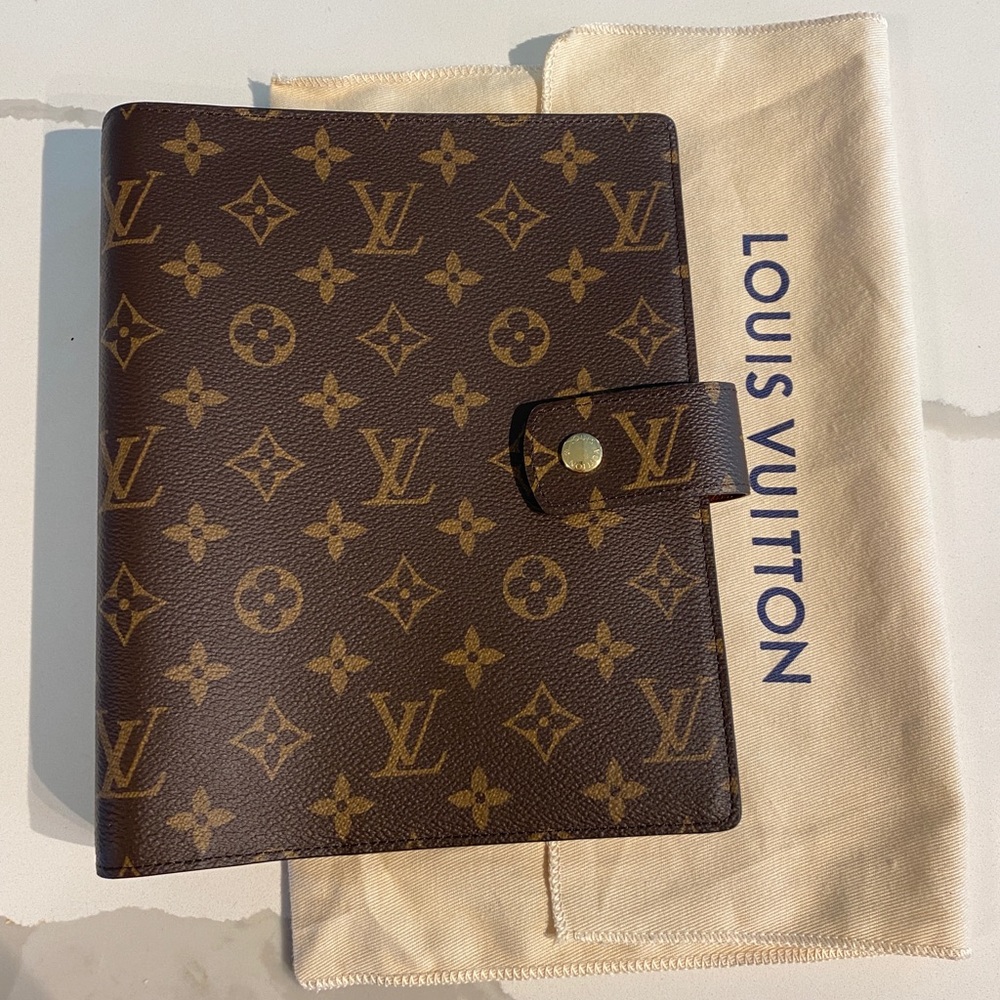 Brand new Louis Vuitton Large ring agenda Monogram
